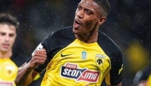 记者：墨西哥球队有意租借马夏尔，但球员一欧元工资都不愿降